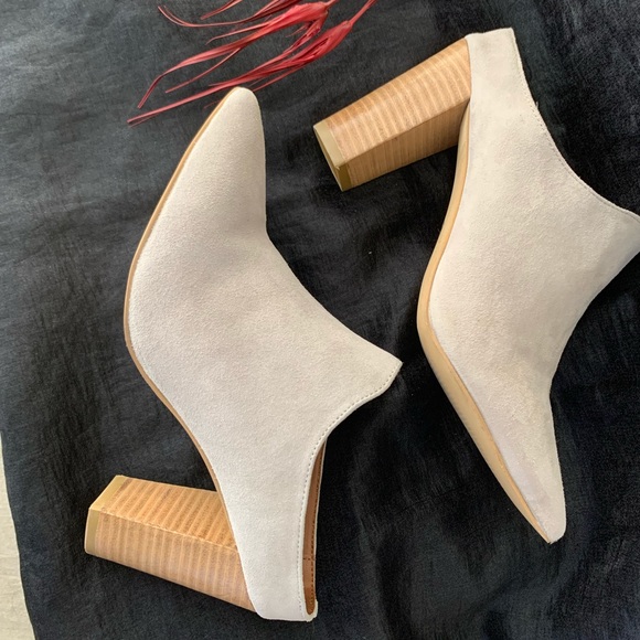 Journee Collection Shoes - JOURNEE Pointed Toe Block Heel Beige Leather Mule 8 M